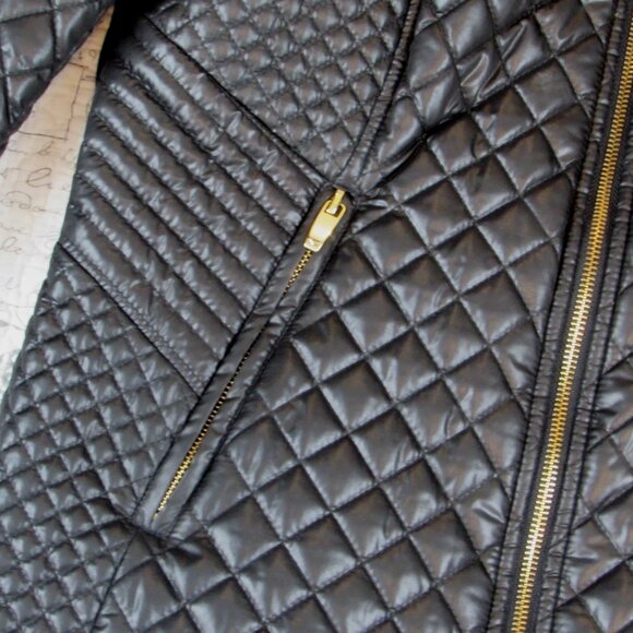 Perfect $208 Via Spiga Black Quilted Light weight Fitted Walker Jacket Coat PM - Picture 5 of 8